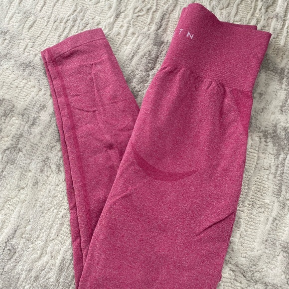 NVGTN contour seamless leggings - crimson (size small) - Picture 2 of 2